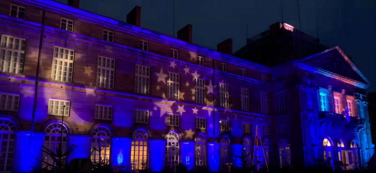 outdoor zoom gobo projector